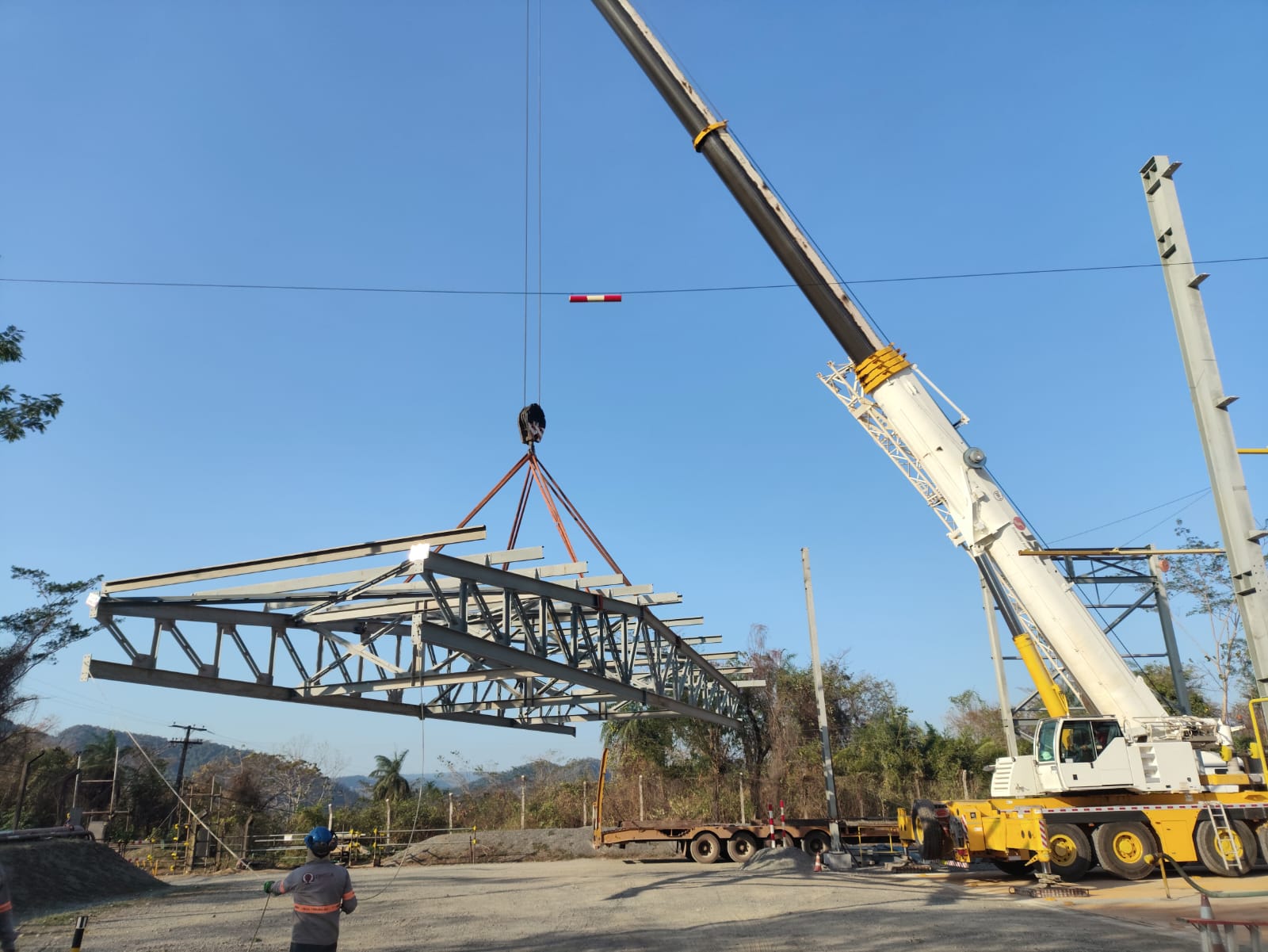 Projeto de Içamento para Montagem de Treliça Metálica